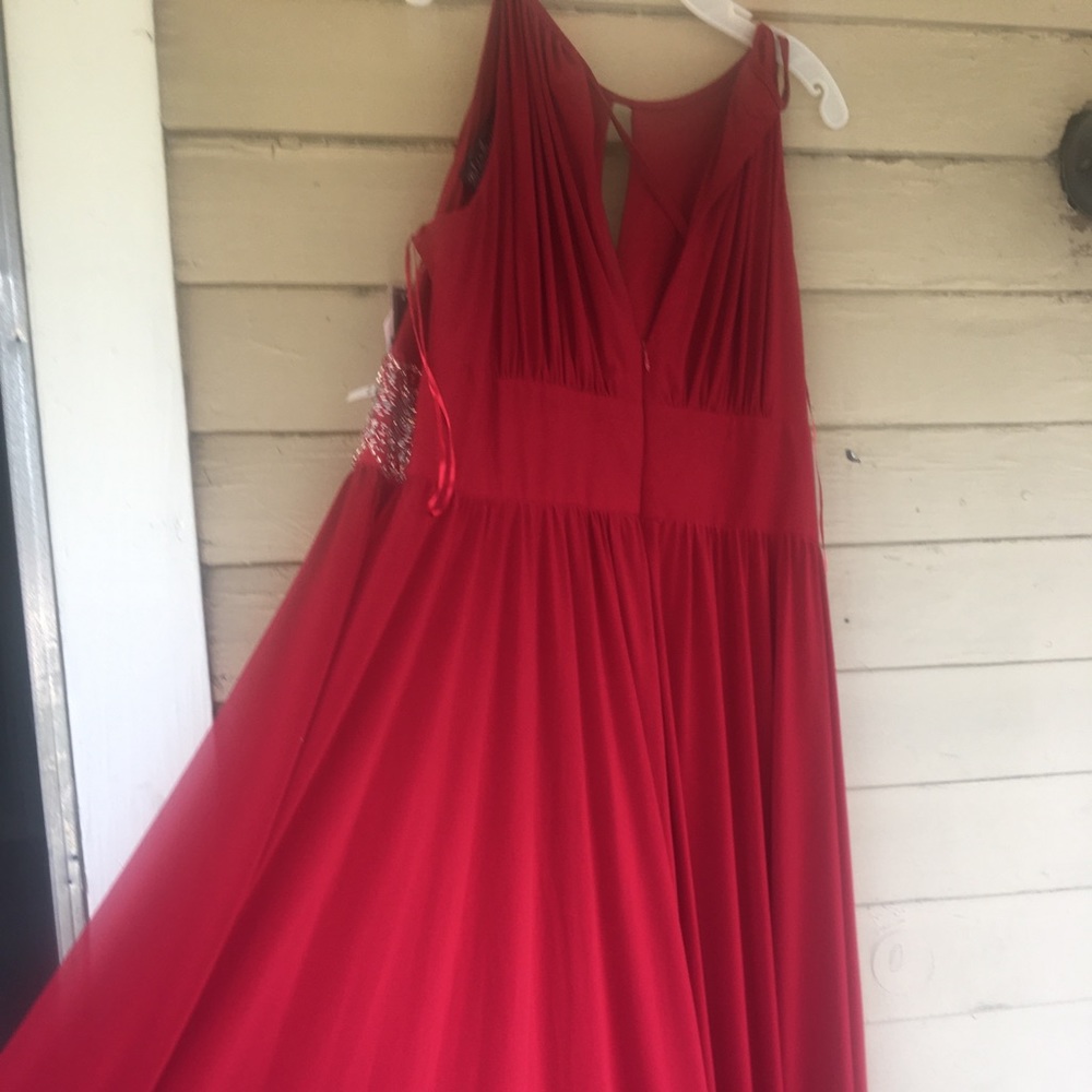 Dress - Picture 5 of 6